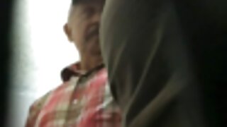 ಕರ್ಲಿ ರೆಡ್‌ಹೆಡ್ ವೇಶ್ಯೆ ಜೇಡನ್ ಜೇಮ್ಸ್ ಜೊತೆಗೆ ದೊಡ್ಡ ನಕಲಿ ಬೂಬ್‌ಗಳು ಮೇಲೆ ಫಕ್ಸ್