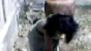 ಕೆಂಪು ಫಿಶ್‌ನೆಟ್‌ಗಳಲ್ಲಿ ಕೊಳಕು ಏಷ್ಯನ್ ಮಹಿಳೆ POV ಕ್ಯಾಮೆರಾದಲ್ಲಿ ಅದ್ಭುತವಾದ ಟೈಟ್ ಕೆಲಸವನ್ನು ನಿರ್ವಹಿಸುತ್ತಾಳೆ